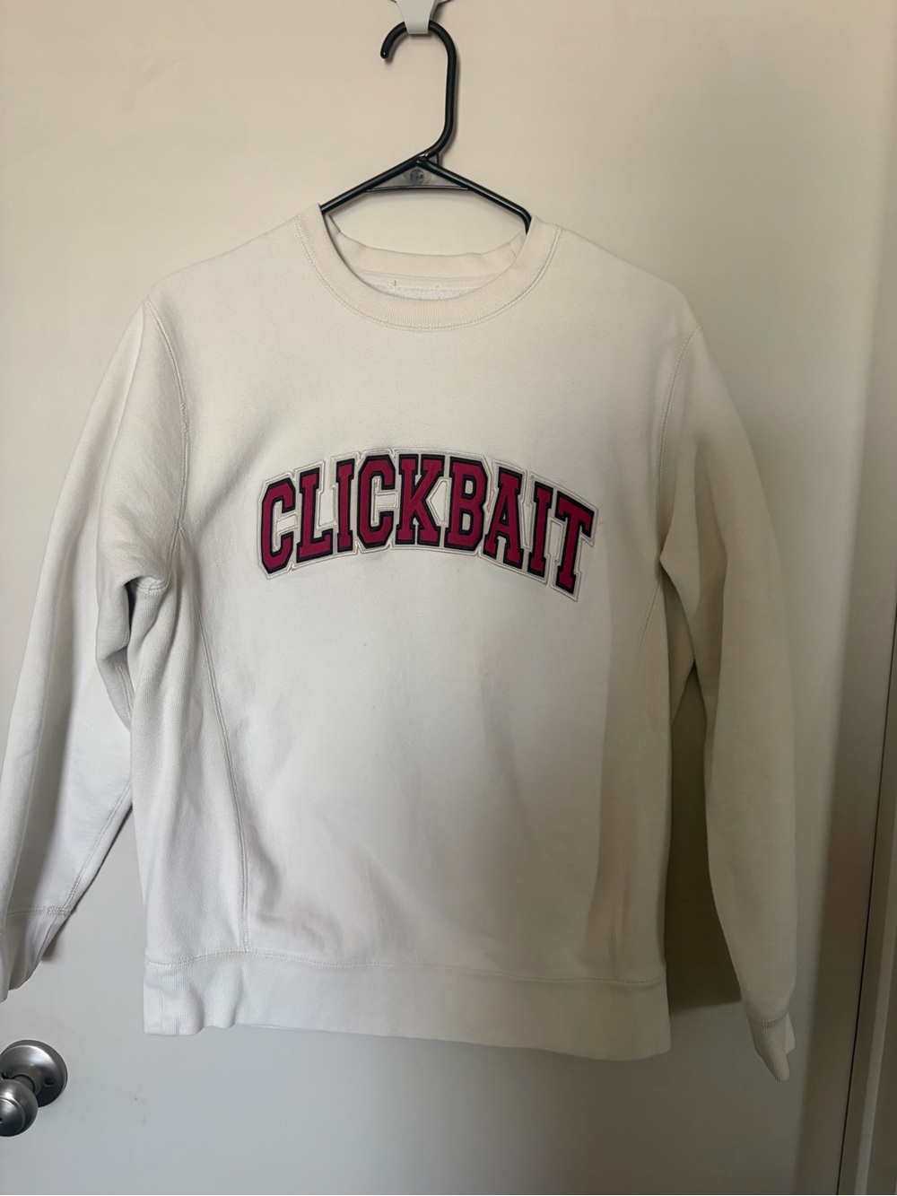 Cream Color Crewneck Clickbait - Picture 1 of 2